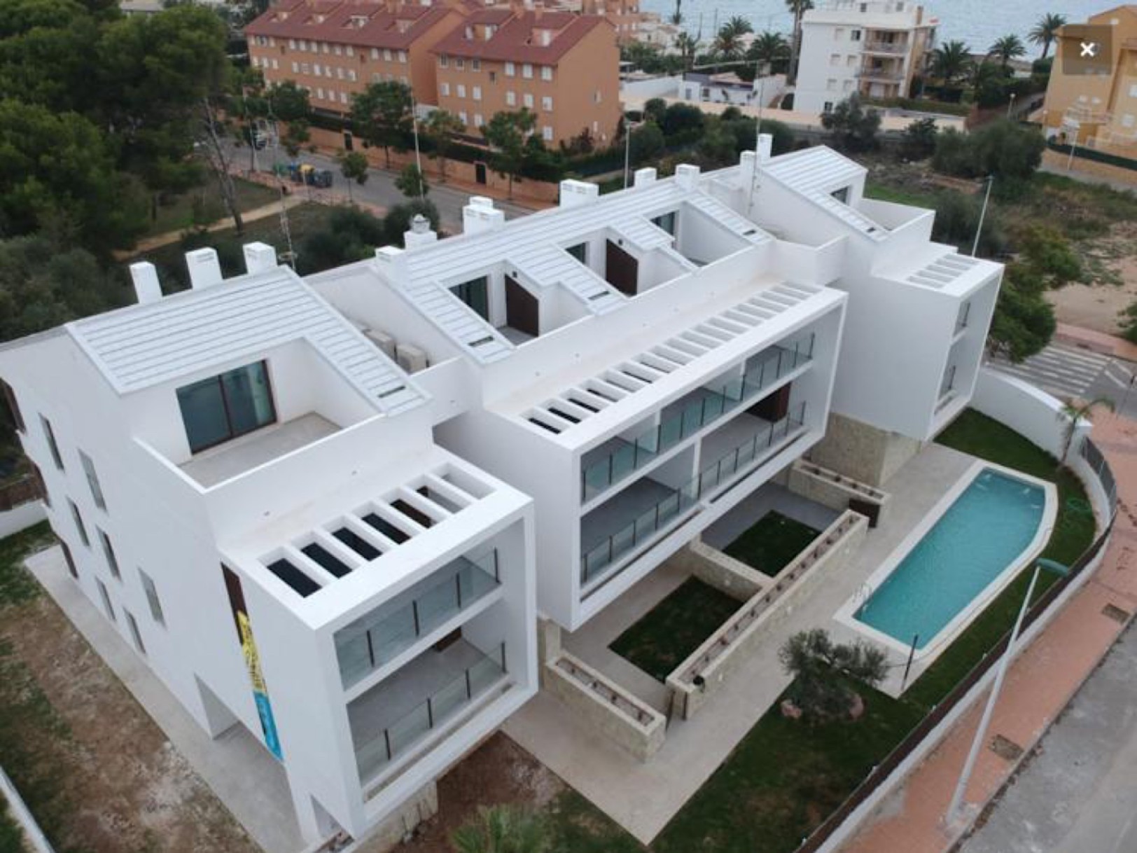 Modernes Duplex-Penthouse zum Verkauf in Strandnähe