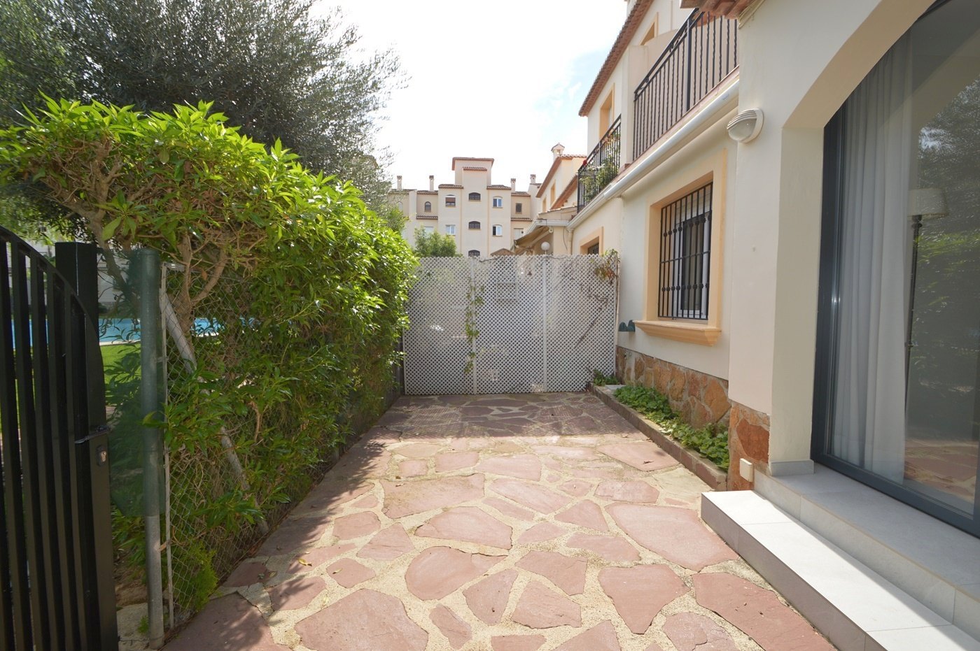 Beautuful Townhouse For Sale in Javea, at walking distance to the beach