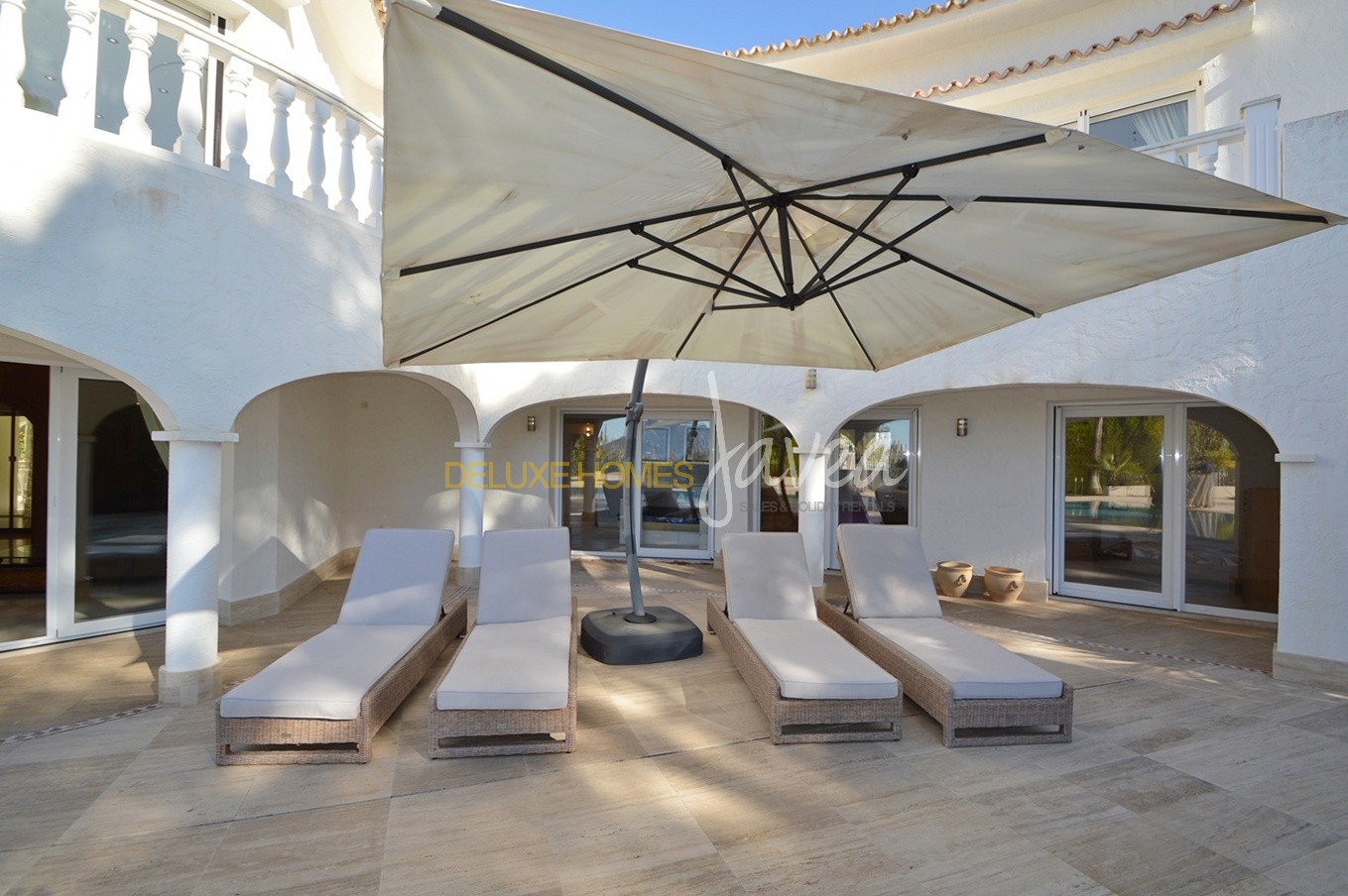Villa en primera línea en venta en Benissa Costa, Baladrar