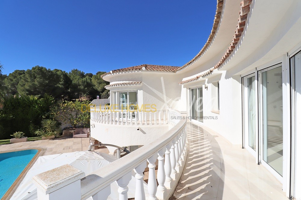 Villa en première ligne à vendre à Benissa Costa, Baladrar
