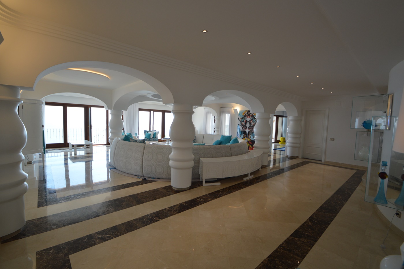 Villa de luxe en première ligne avec vue exceptionnelle sur la mer